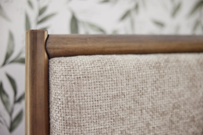 Roanhowe Queen Upholstered Bed