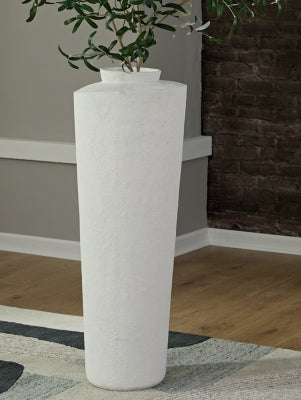 Flurinworth Vase