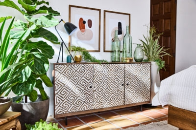 Gabinete de acento Kerrings