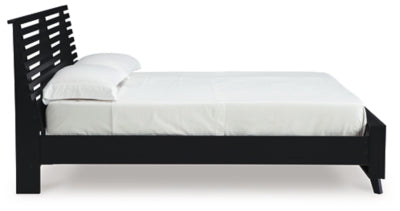 Cama Queen con paneles de láminas Danziar
