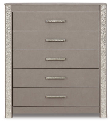 Surancha Queen Poster Bed, Chest and Nightstand