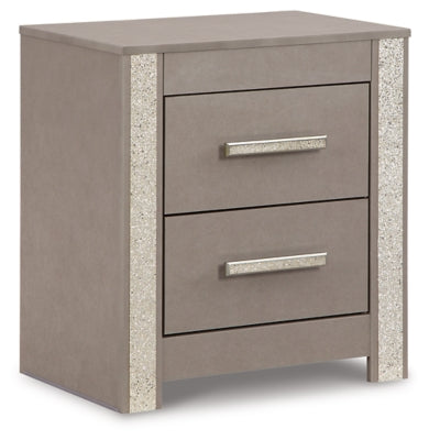 Surancha Queen Poster Bed, Chest and Nightstand