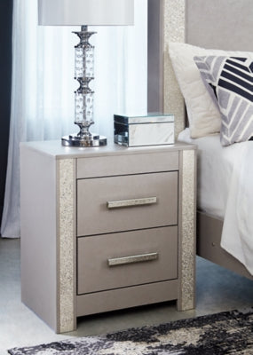 Surancha Queen Poster Bed, Chest and Nightstand