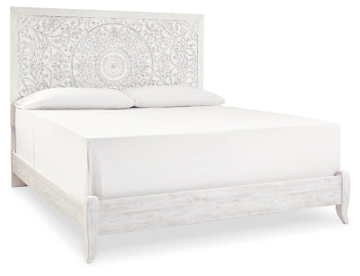 Cama King con paneles, cómoda y mesita de noche Paxberry
