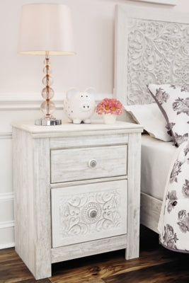 Cama King con paneles, cómoda y mesita de noche Paxberry