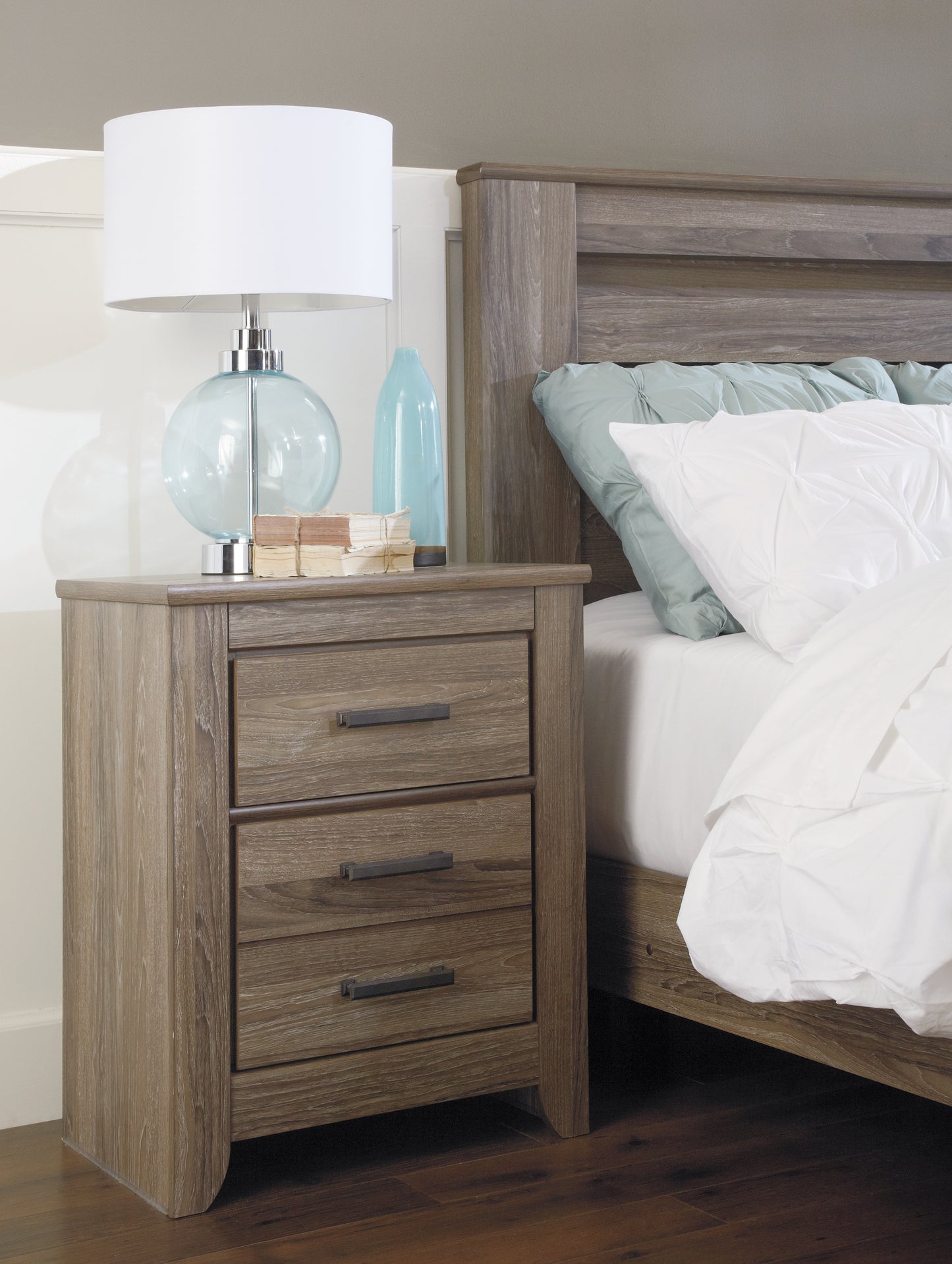 Zelen Nightstand
