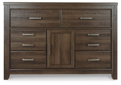 Juararo Queen Poster Bed, 2 Dressers, Mirror and 2 Nightstands