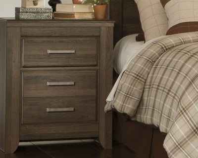 Cama con dosel Juararo King, cómoda, arcón y mesita de noche