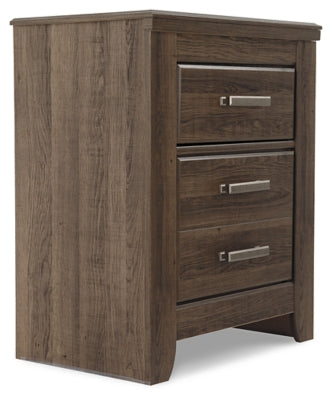 Juararo Queen Poster Bed, Dresser, Mirror, Chest and Nightstand
