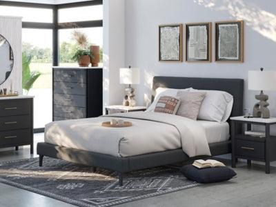 Cama Cadmori Queen tapizada con listones enrollables