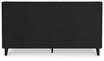 Cama Cadmori King tapizada con listones enrollables