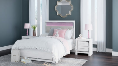 Cama Altyra con paneles completos, tocador, espejo y mesita de noche