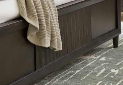 Urbantrack California King Panel Bed