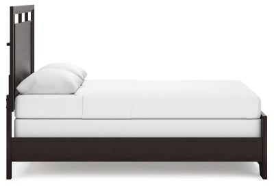 Covetown Queen Panel Bed, Dresser, Mirror, Chest and Nightstand