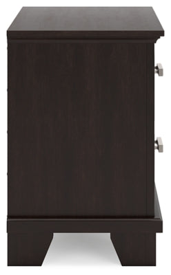 Covetown Queen Panel Bed, Dresser, Mirror, Chest and Nightstand