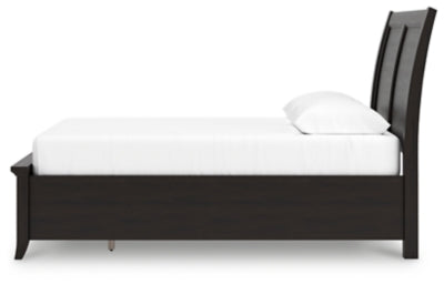 Cama Queen tipo trineo con espacio de almacenamiento Bambori