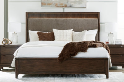 Cama tapizada con paneles Korestone King