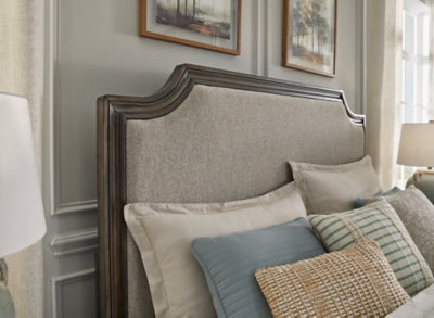 Cama Queen con paneles tapizados Veramond