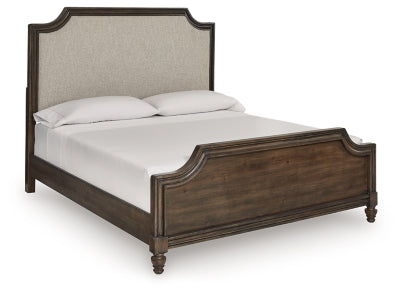 Cama Queen con paneles tapizados Veramond