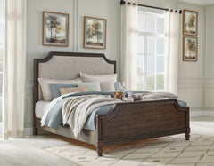 Cama Queen con paneles tapizados Veramond