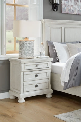Cama Queen Robbinsdale con paneles, tocador, cómoda y dos mesitas de noche