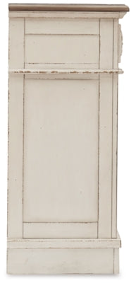 Realyn King Panel Bed, Dresser, Chest and 2 Nightstands