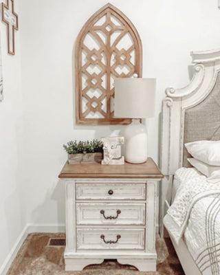 Realyn Queen Upholstered Panel Bed, Dresser and 2 Nightstands