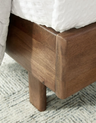 Cama Queen con paneles Isanti