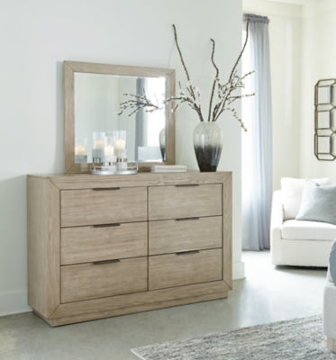 Cama tapizada Hennington California King, tocador y espejo