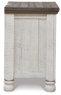 Havalance Nightstand