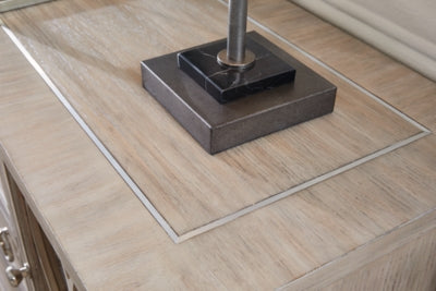 Jorlaina Dining Server