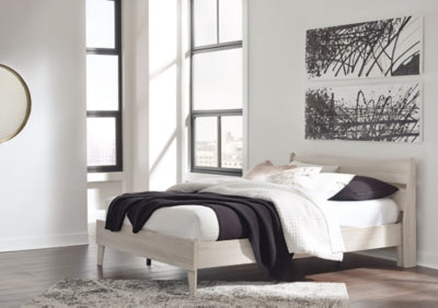 Socalle Queen Panel Platform Bed with Dresser and Nightstand