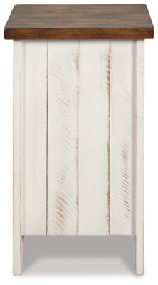 Mesa auxiliar Wystfield Chairside