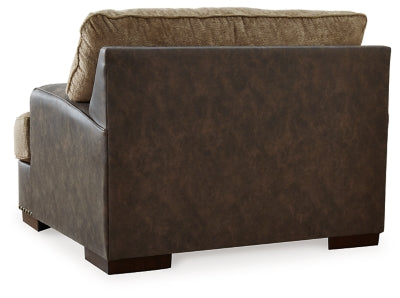 Sofá, loveseat, sillón extragrande y otomana Alesbury