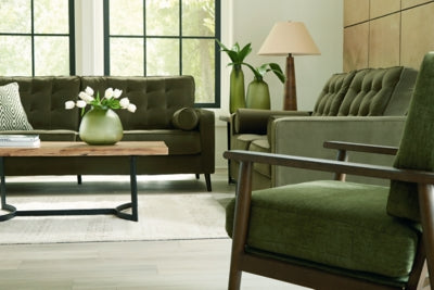 Reveon Lakes Sofa