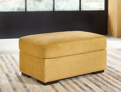 Keerwick Sofa, Loveseat, Ottoman and 2 Chairs