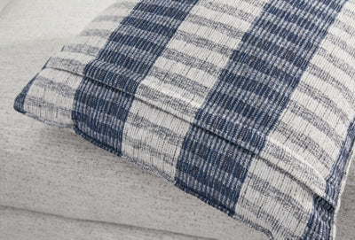 Belvoir Loveseat