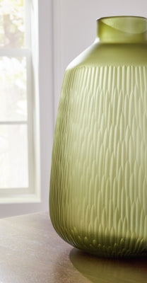 Scottyard Vase
