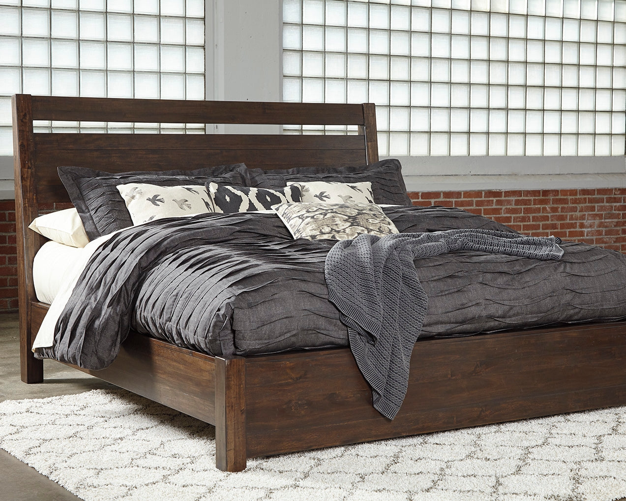 Cama Queen con paneles Starmore