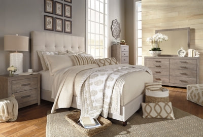 Dolante Queen Upholstered Bed