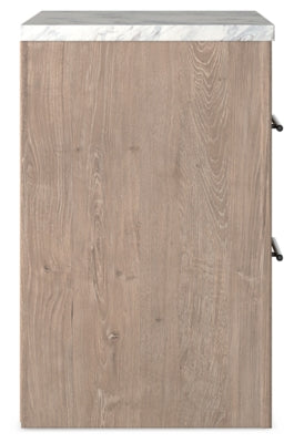Cama Senniberg King con paneles, tocador, espejo y mesita de noche