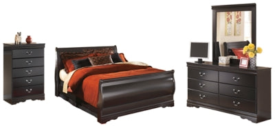 Cama Queen tipo trineo Huey Vineyard con tocador, espejo y cómoda