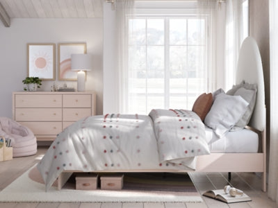 Wistenpine Full Upholstered Panel Bed