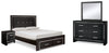 Cama tamaño queen Kaydell con almacenaje, tocador, espejo y mesita de noche