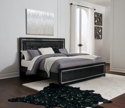 Cama tapizada Kaydell King con paneles