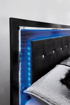 Cama Kaydell King con paneles y almacenamiento