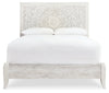 Cama Queen con paneles y dos mesitas de noche Paxberry