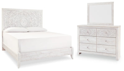 Cama Paxberry King con paneles, tocador y espejo