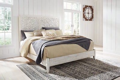 Cama King con paneles, cómoda y mesita de noche Paxberry