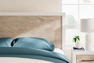 Cama Queen Charbitt con paneles